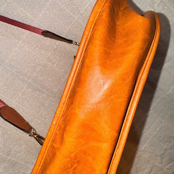 Elegant Brown Shoulder Bag with Multicolor Strap - Picture 4 of 8